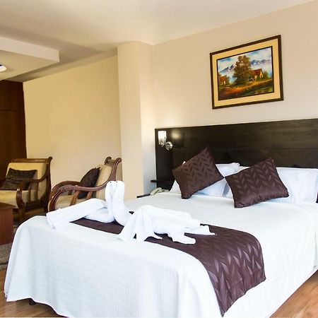 Hotel Versailles Ambato Exterior photo