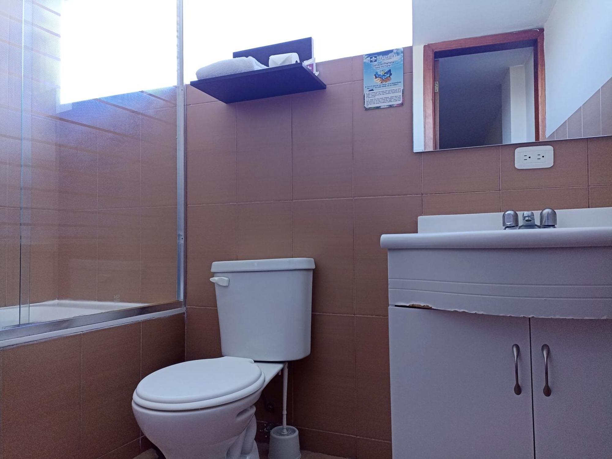 Hotel Versailles Ambato Exterior photo