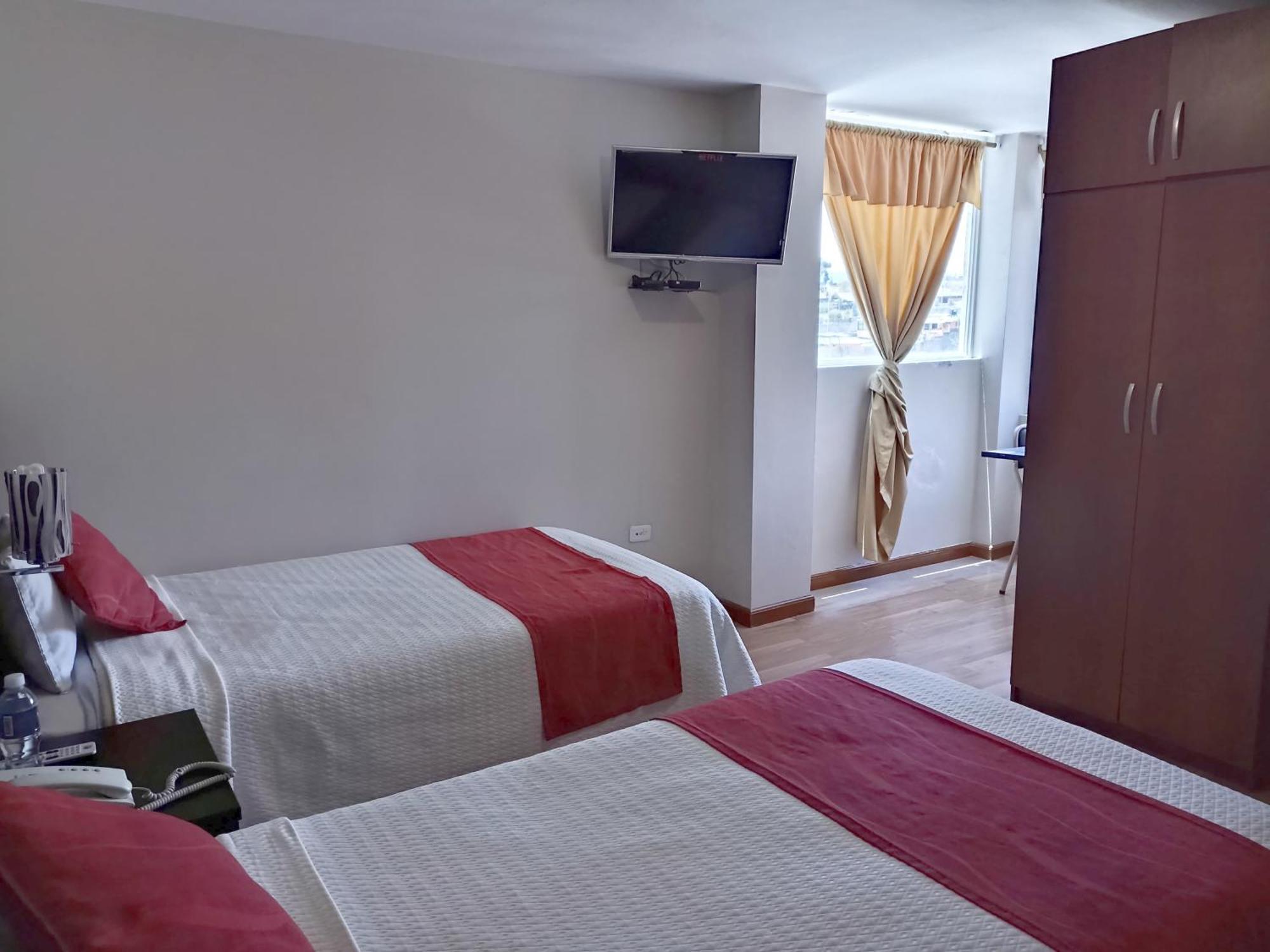 Hotel Versailles Ambato Exterior photo