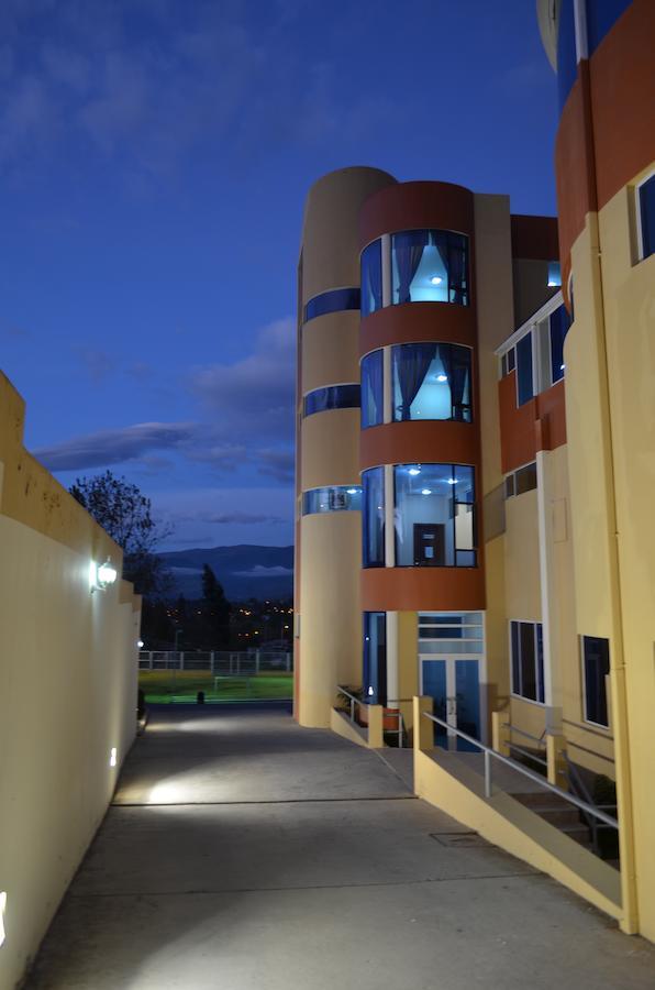 Hotel Versailles Ambato Exterior photo