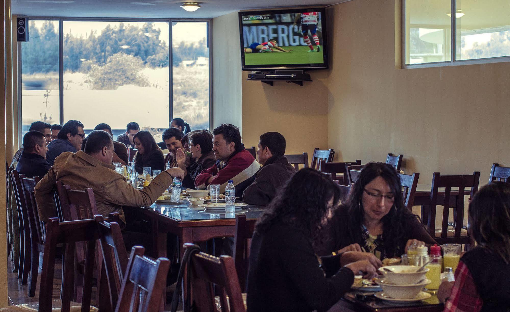 Hotel Versailles Ambato Exterior photo