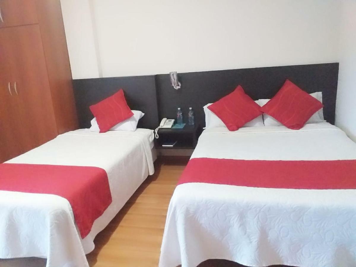 Hotel Versailles Ambato Exterior photo